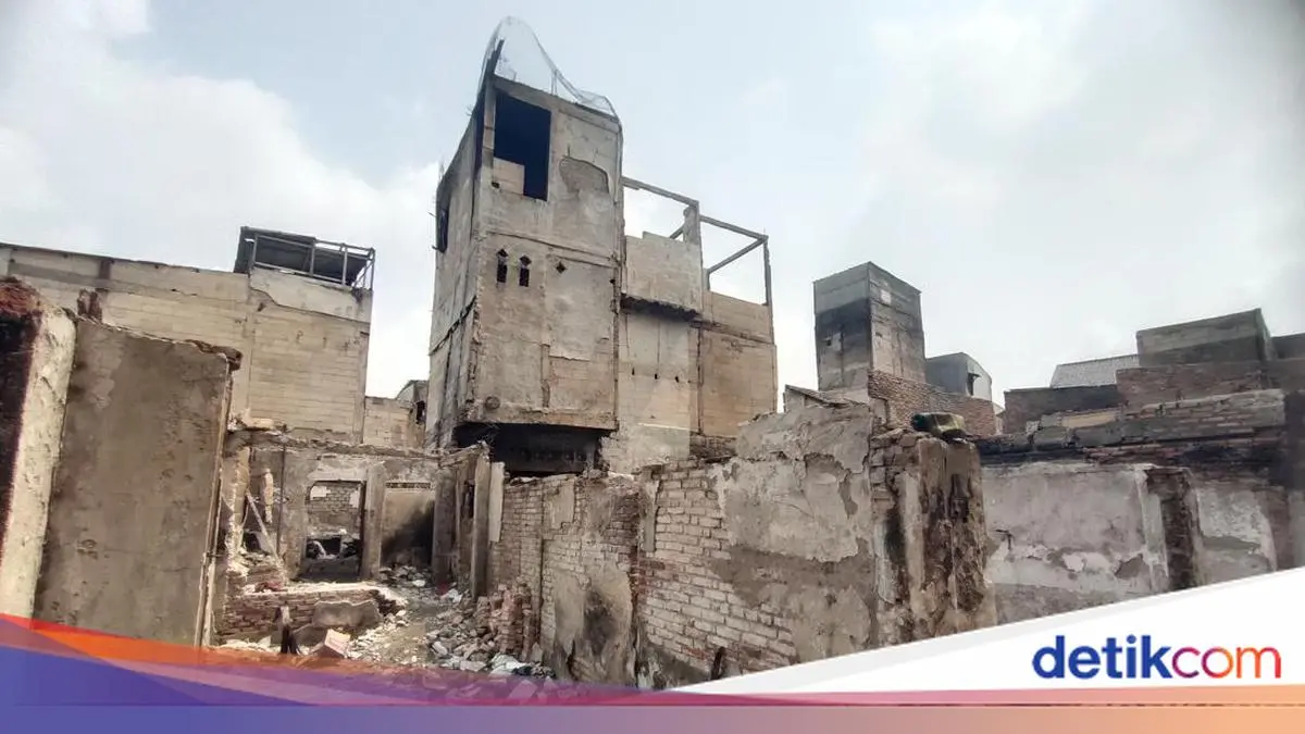 Kondisi Terkini TKP Kebakaran 83 Rumah di Kramat Senen