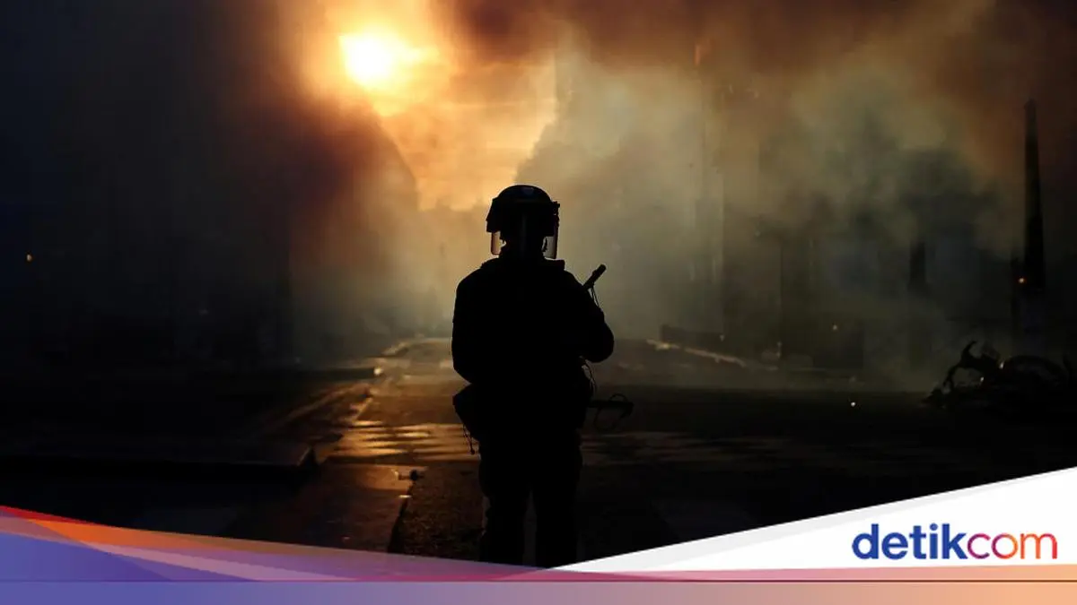 Demo Rusuh di Prancis, Jam Malam Diberlakukan Lebih Luas