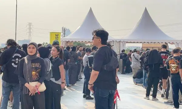 JIS Berubah Jadi Lautan Hitam, Deathbat Serbu Konser Avenged Sevenfold