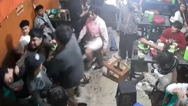 Tatapan Berujung Pengeroyokan di Warung Coto Makassar, 4 Orang Ditangkap