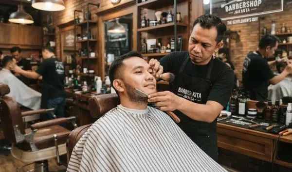 Pria Wajib Waspada! Ini Bahaya Pakai Silet Bekas di Barbershop