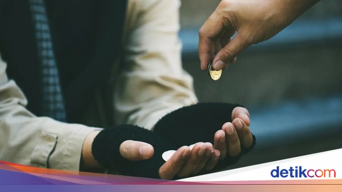 Viral Turis Asing Diikuti Anak yang Minta Uang di Jakbar, Dinsos Turun Tangan