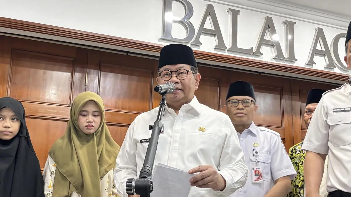 Pramono Respons Laporan Warga soal Komplotan Copet di Transjakarta