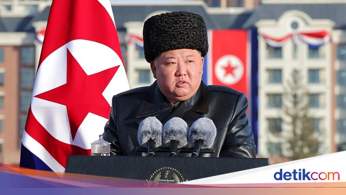 Geger Diisukan Meninggal, Kim Jong Un Muncul di Pameran Fashion