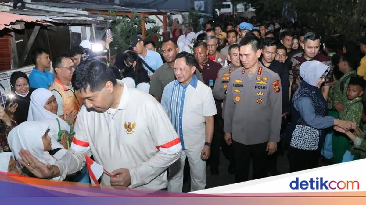 Polda Metro Salurkan 1.000 Paket Sembako untuk Warga Kampung Ambon Jakbar