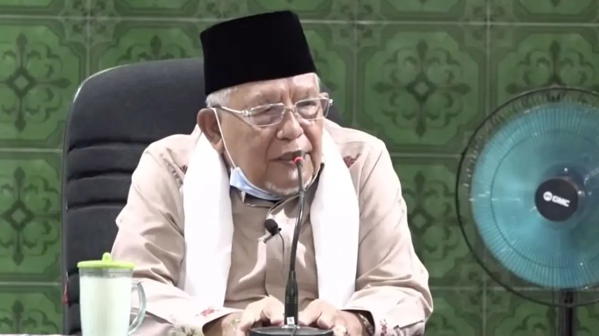 Pengasuh Ponpes Daarul Rahman KH Syukron Ma'mun Meninggal Dunia