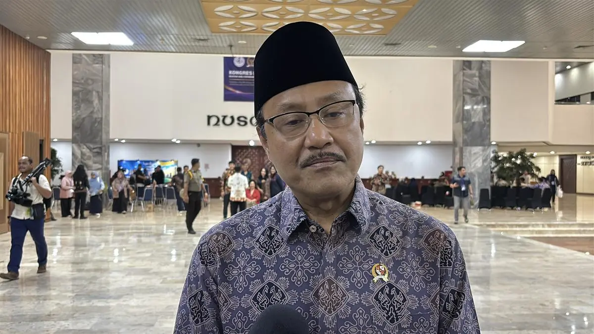 Mensos Dampingi Siswa Sekolah Rakyat Diduga Korban Perundungan