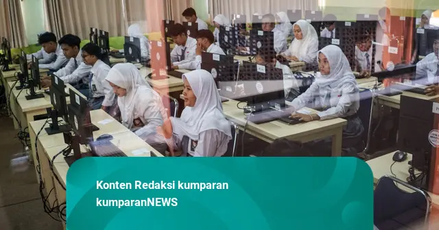 Foto: Siswa SMAN 81 Jakarta Mengikuti Tes Kemampuan Akademik Jenjang SMA