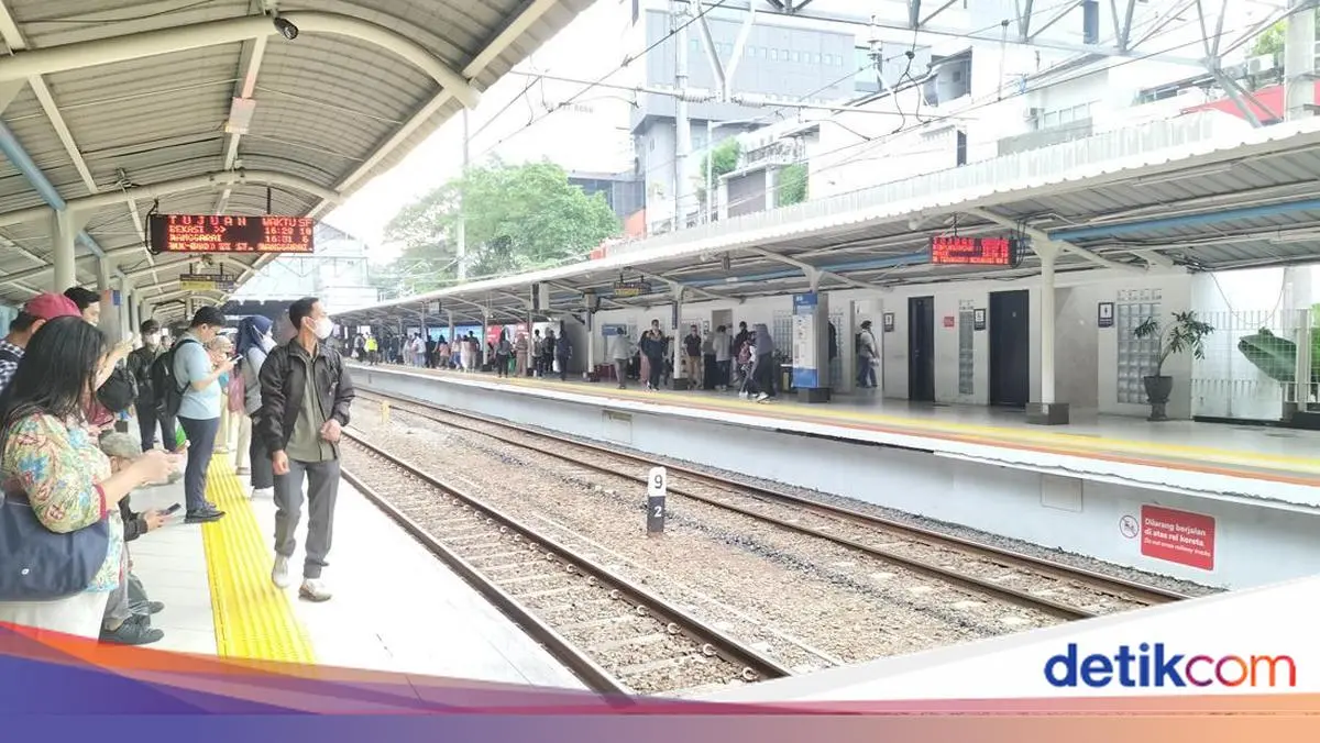 Drama KRL Pagi Ini: Kereta Bablas, Tidak Berhenti di Stasiun Sudirman