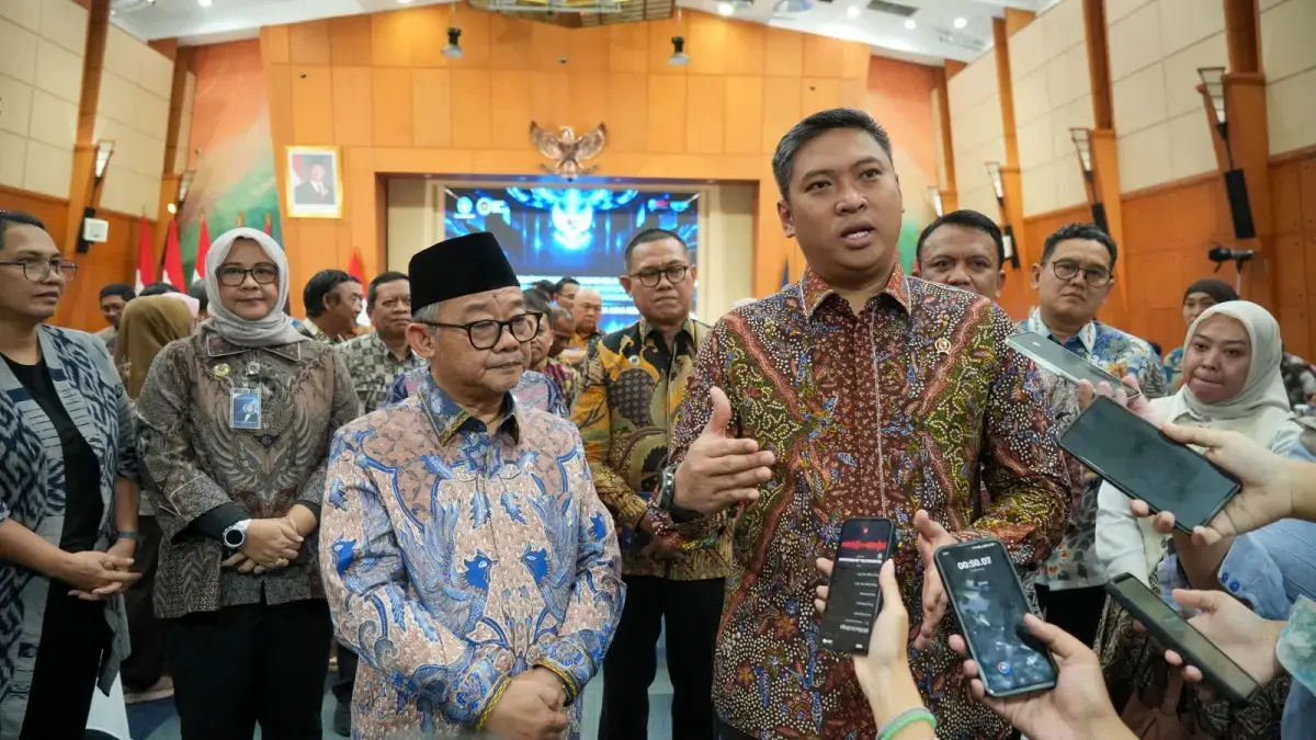 Mendikdasmen Abdul Mu'ti Sebut Gara-gara MBG, Siswa Rajin ke Sekolah