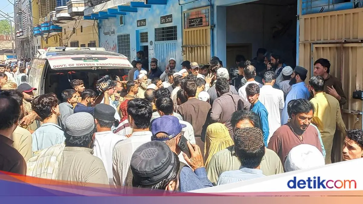 Korban Tewas Atap Sekolah Ambruk di Pakistan Bertambah Jadi 32 Siswa-1 Guru