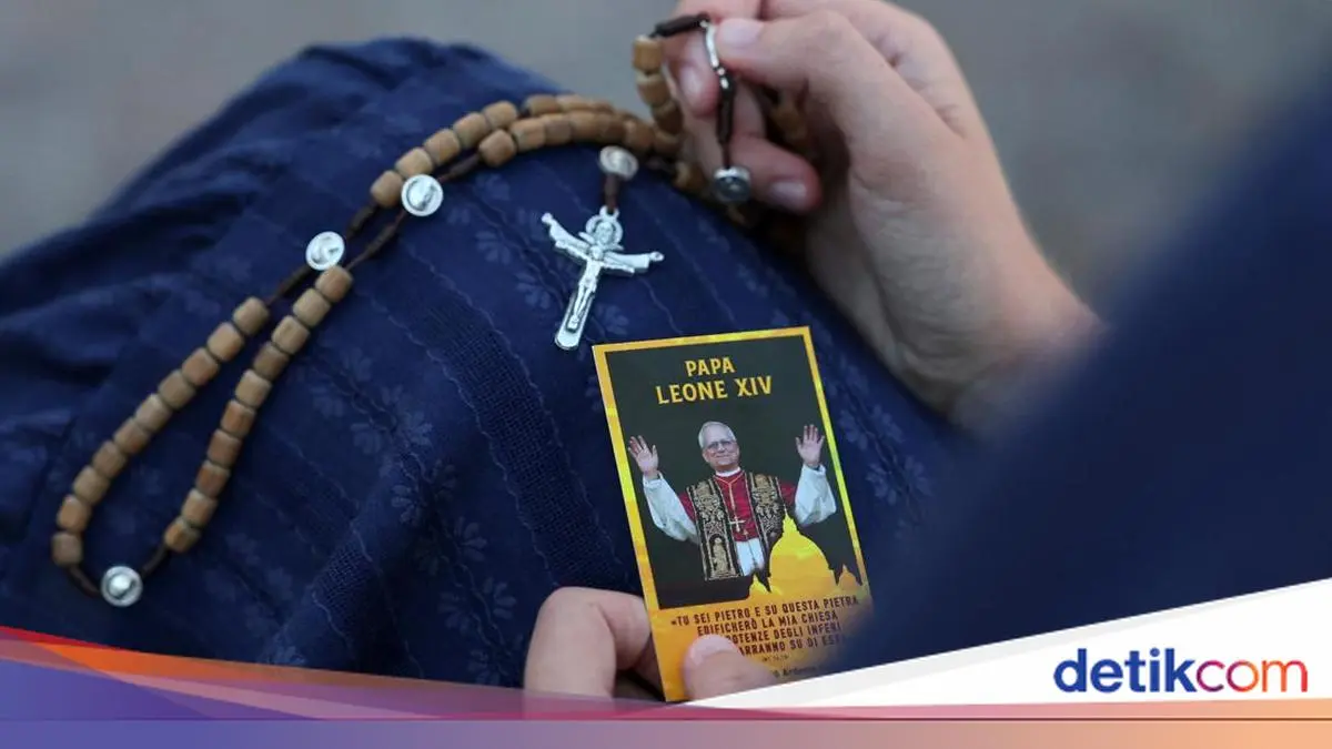 Umat Doakan Kesembuhan Paus Leo XIV yang Jalani Pemulihan Paru-Paru