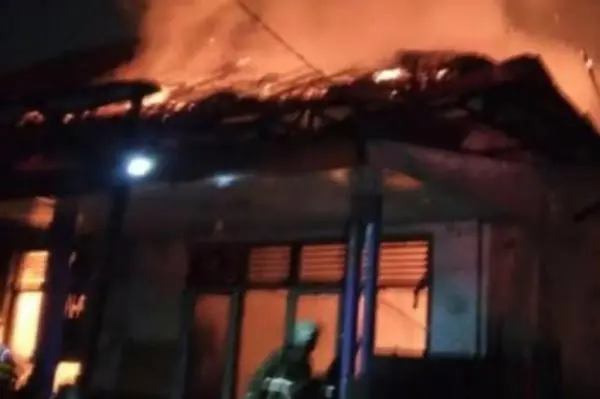 Kebakaran Rumah di Cilegon akibat Korsleting, Bangunan dan Isinya Ludes Dilahap Api