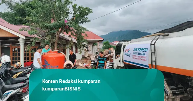 BNI Gerak Cepat Salurkan Bantuan untuk Masyarakat Terdampak Banjir di Padang
