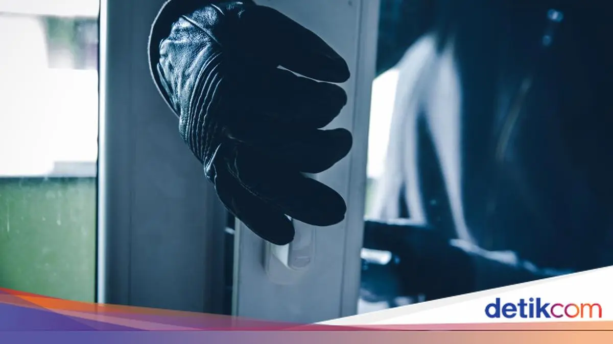 Maling Satroni Rumah di Bogor Saat Pemilik Tidur Lelap, Motor hingga HP Raib