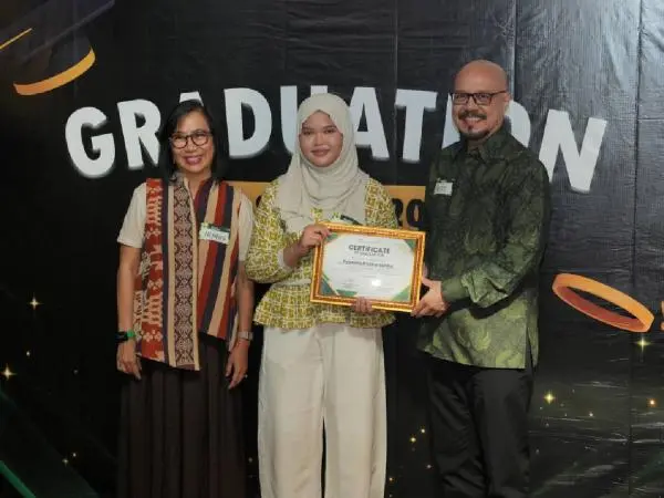 Inspiratif! Kisah Anak Driver Ojol Berhasil Jadi Sarjana, Perjuangan Orang Tua Jadi Motivasi