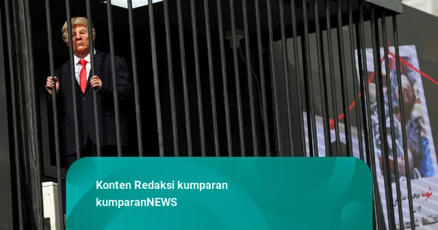 Foto: Reklame yang Menyerupai Donald Trump Terpampang di Iran