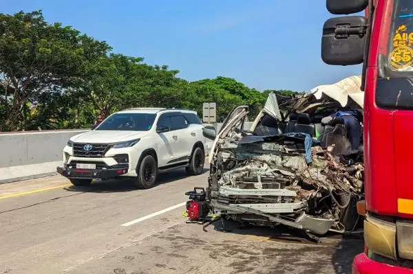 Kecelakaan Maut Elf Suporter PSS Sleman Tabrak Truk di Tol Madiun, 4 Orang Tewas