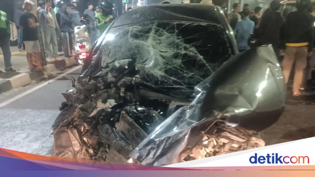 Mobil Tabrak Pikap di Rasuna Said, 1 Orang Tewas dan 5 Terluka