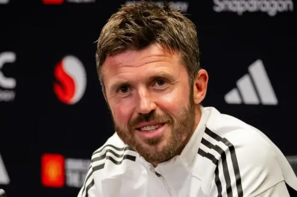 Michael Carrick Beri Kabar Baik jelang MU Lawan Chelsea