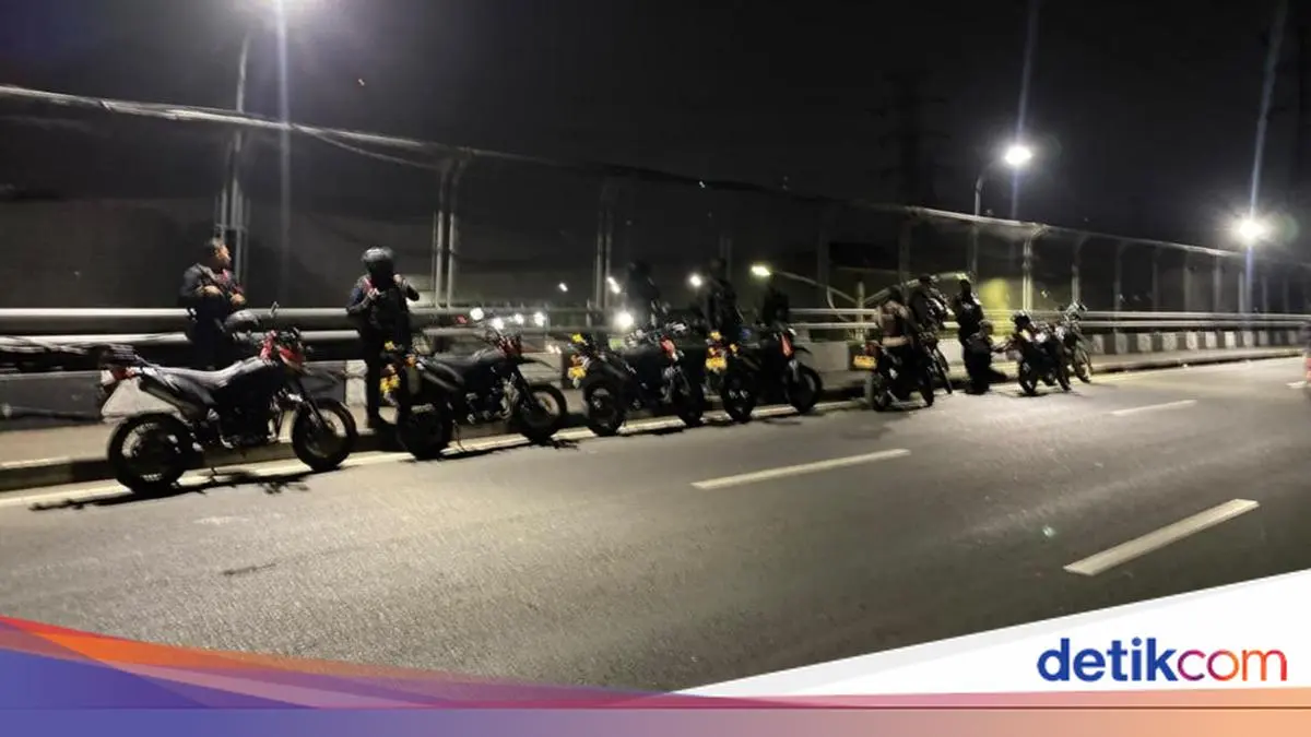 Polisi Bubarkan Balap Liar di Makasar Jaktim, 6 Pemuda dan Motor Diamankan