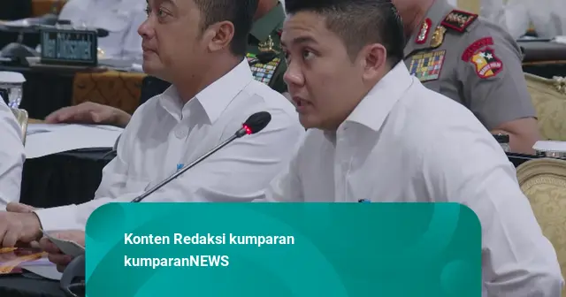 Seskab Teddy Terima Menteri KP, Bahas Perkembangan Program Kampung Nelayan