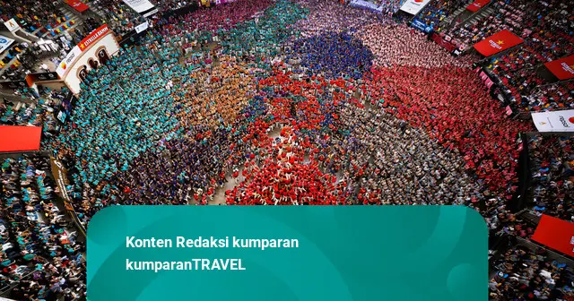 Foto: Jatuh Bangun Bikin Menara Manusia di Spanyol