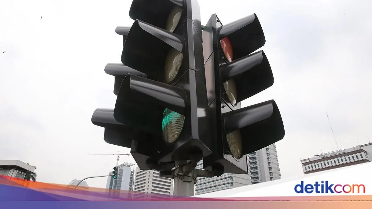 Lampu Merah di Blok O Jaksel Sempat Mati, Kini Menyala Kembali