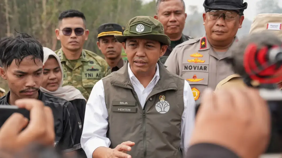 Raja Juli Antoni Terjun Langsung Atasi Kebakaran Hutan di Tanjung Puting