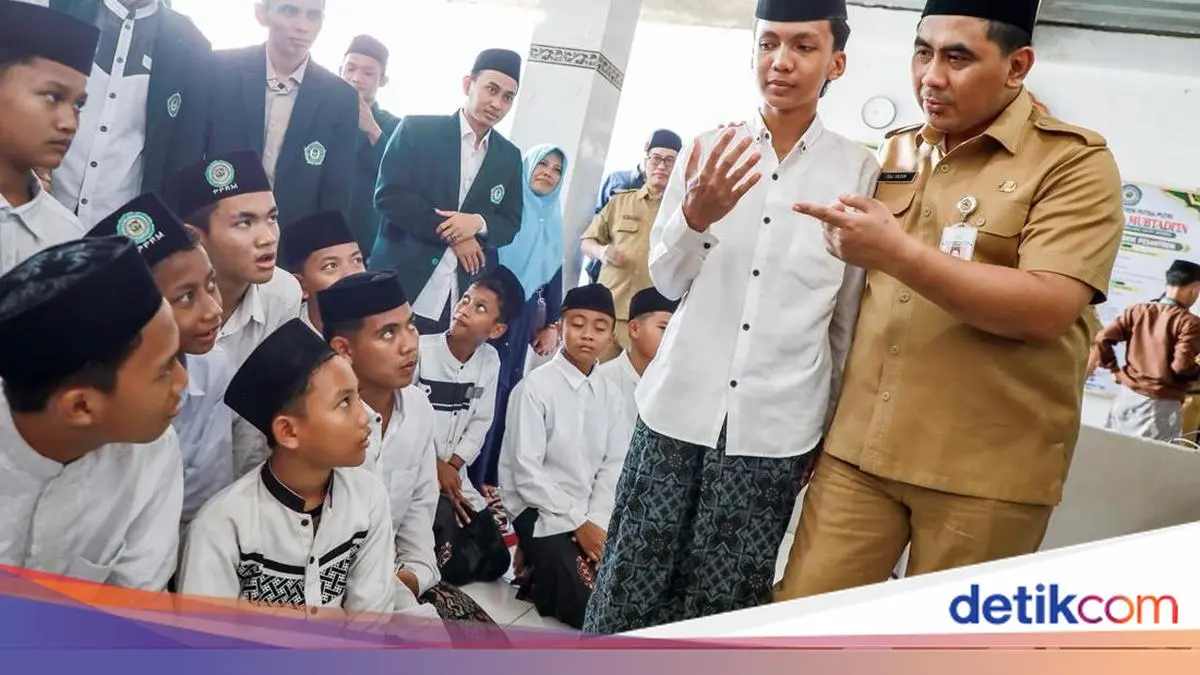 Jelang Hari Santri, Taj Yasin Dorong Gerakan Bersih Pesantren di 117 Ponpes