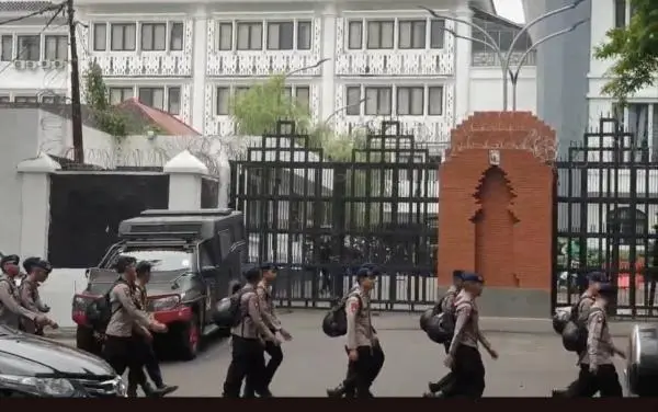 BEM SI Jabar Gelar Aksi Demo di DPRD Jabar, Ribuan Personel TNI-Polri Disiagakan