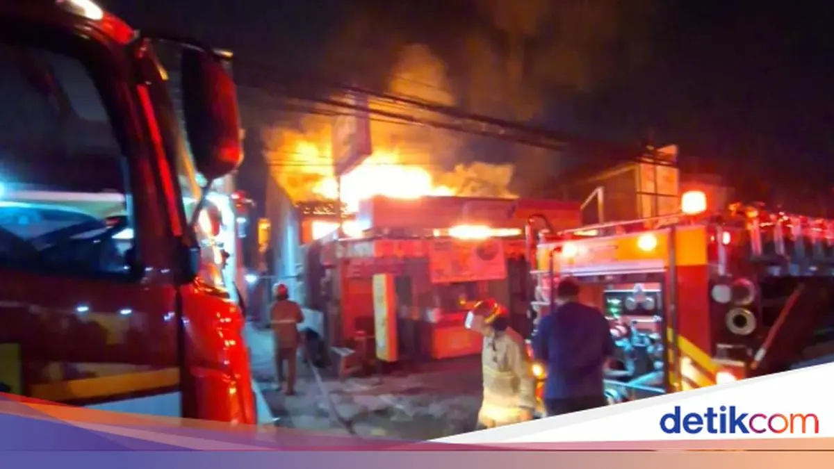 Restoran di Cibinong Bogor Kebakaran, Api Muncul saat Karyawan Masak Sambal