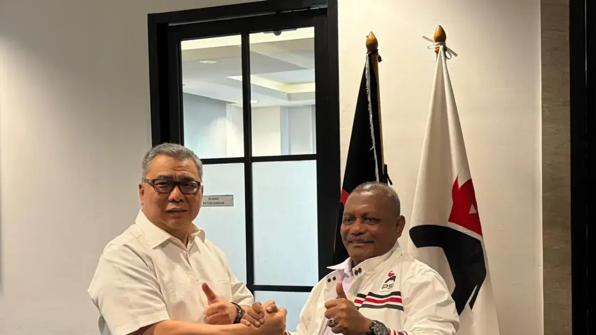 Eks Ketua NasDem Papua Barat Daya Petrus Kasihiw Gabung PSI, Alasannya Kagum dengan Jokowi