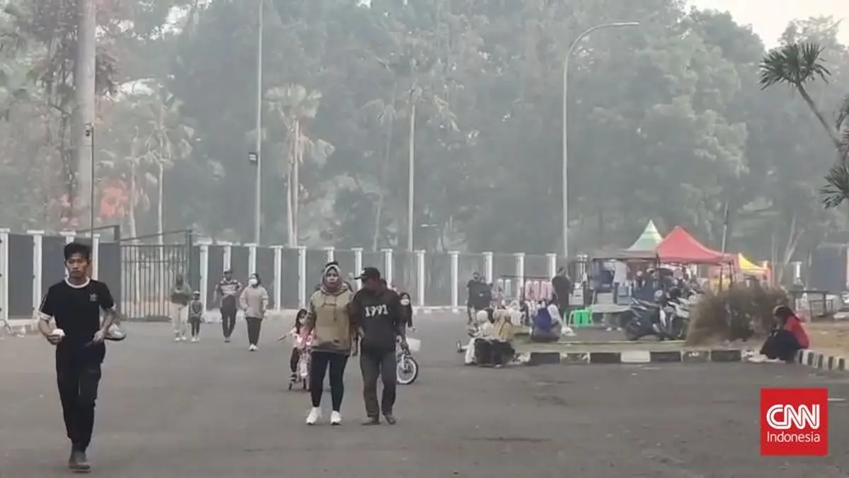 Udara Palembang Buruk Akibat Karhutla, Pemkot Bagikan 15 Ribu Masker