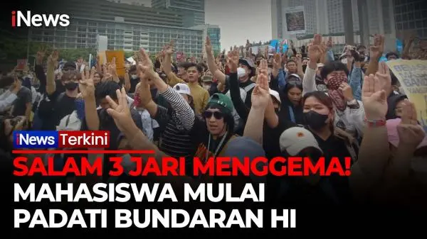 Demo Mahasiswa di Bundaran HI Memanas? Massa Acungkan Tiga Jari, Suarakan 5 Tuntutan