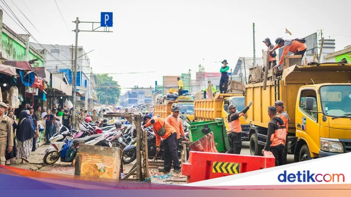Jelang Pembangunan JPO, 120 Lapak PKL di Jalan MA Salmun Bogor Ditertibkan