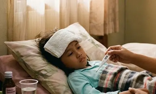 Demam pada Bayi Baru Lahir Tak Boleh Disepelekan, Harus Ditangani Dokter!