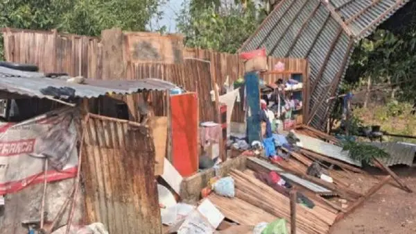 Atap Rumah di Maubeli TTU Terbang Diterjang Hujan Angin, Warga Diminta Waspada Cuaca Ekstrem