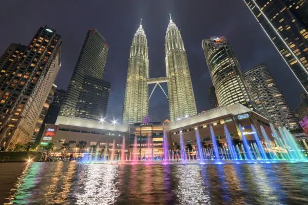 Liburan Akhir Tahun Penuh Keseruan: Merasakan Pesona Malaysia, Singapura dan Thailand