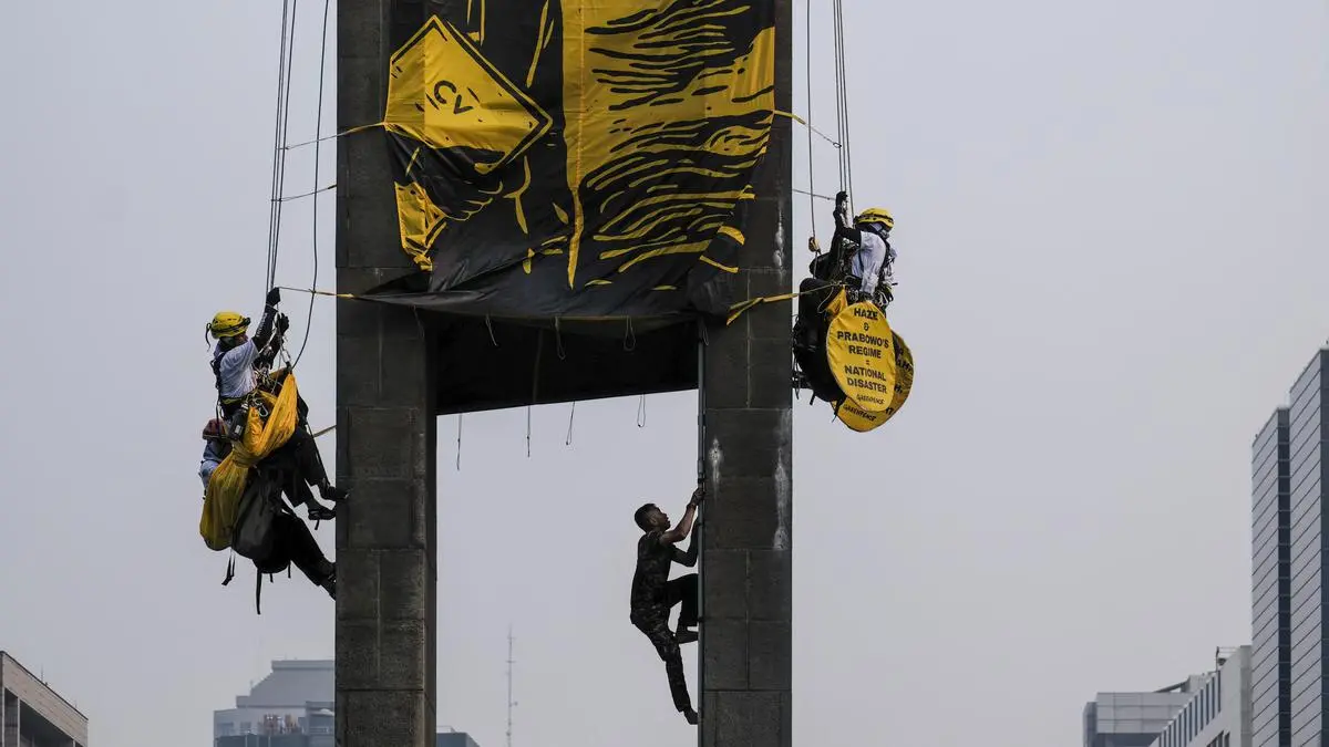 Kondisi Terkini 6 Aktivis Greenpeace Usai Dievakuasi dari Patung HI