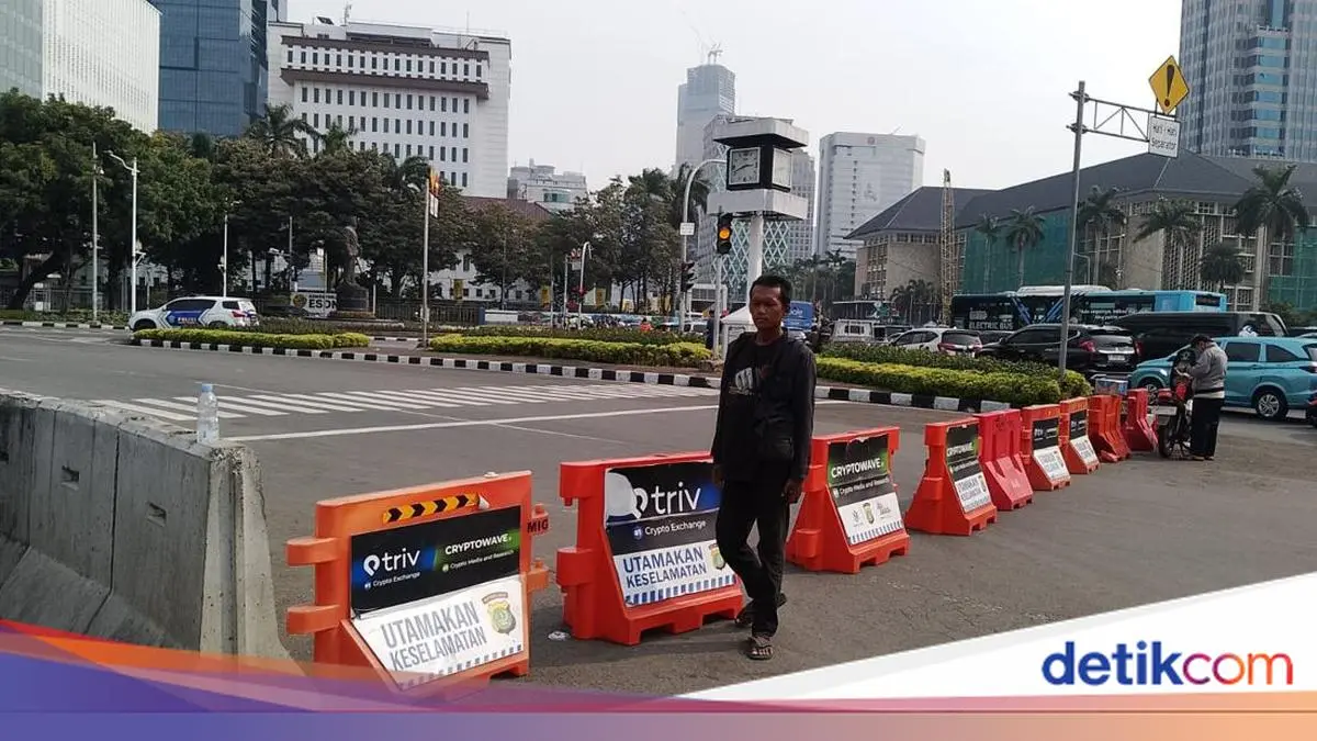 Lalin Menuju Jalan Medan Merdeka Selatan Ditutup Jelang Aksi di Sekitar Monas