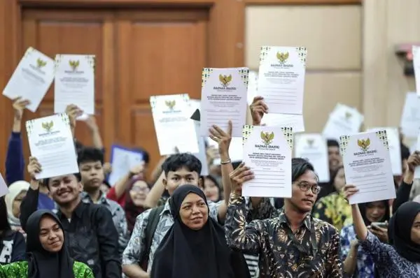 442 Warga Jakbar Dapat Bantuan dari Pemprov DKI, Tebus Ijazah Gratis di Sekolah