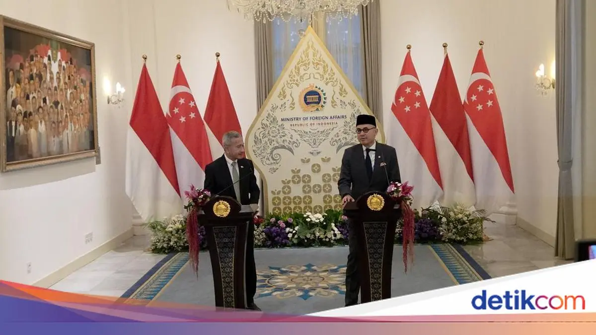 Temui Menlu Singapura, Menlu Tata Tegaskan WNI Korban Pertama Asap Karhutla