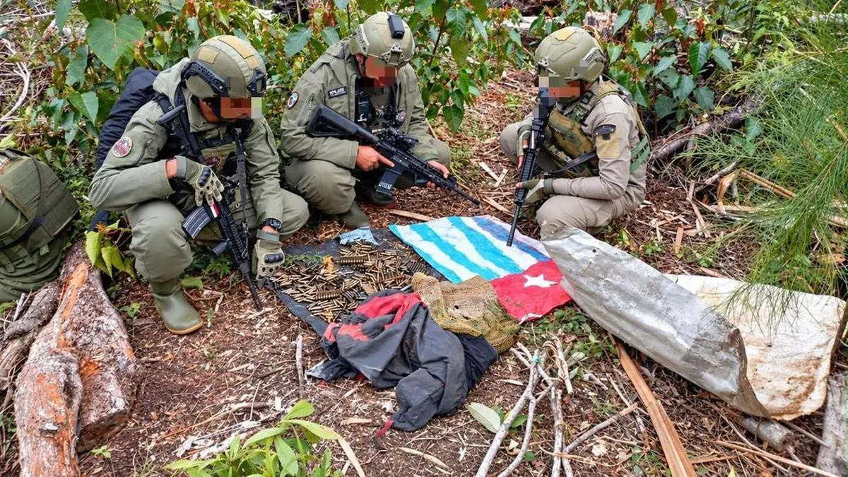 Satgas Cartenz Musnahkan Markas KKB di Hutan Intan Jaya Papua Tengah