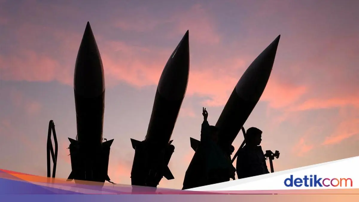 AS Berpotensi Pakai 'Ibu dari Segala Bom', Iran Persiapkan 'Bapaknya Rudal'