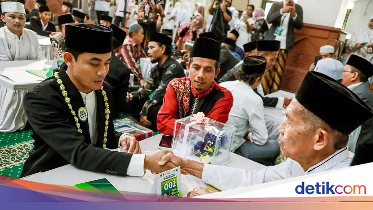 62 Pasangan Nikah Akbar di Jateng Dapat Modal Usaha hingga Honeymoon