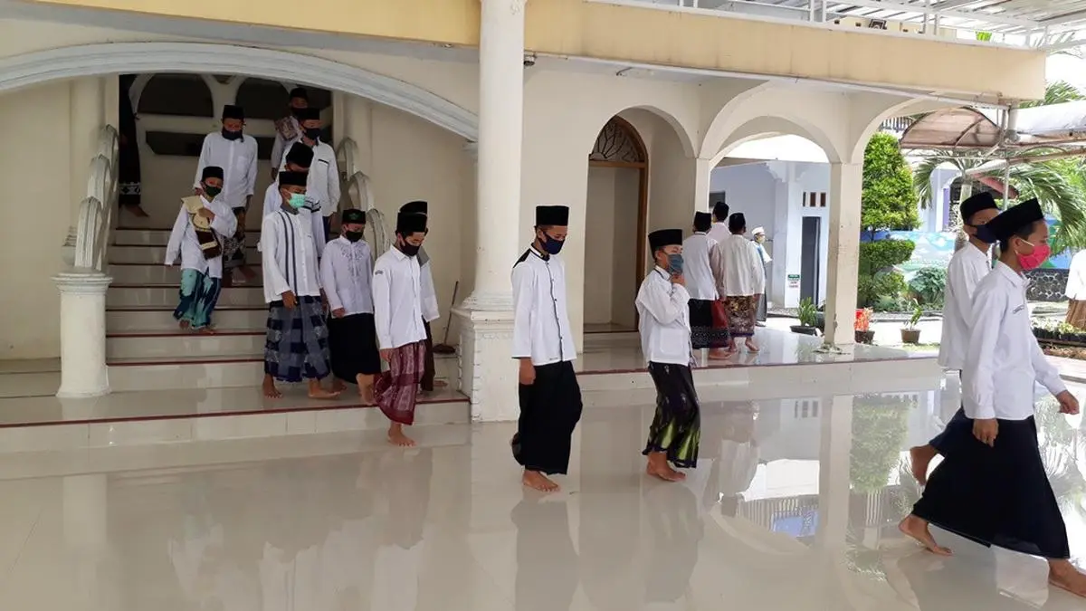 Setelah Mondok, Ke Mana Santri Melangkah?