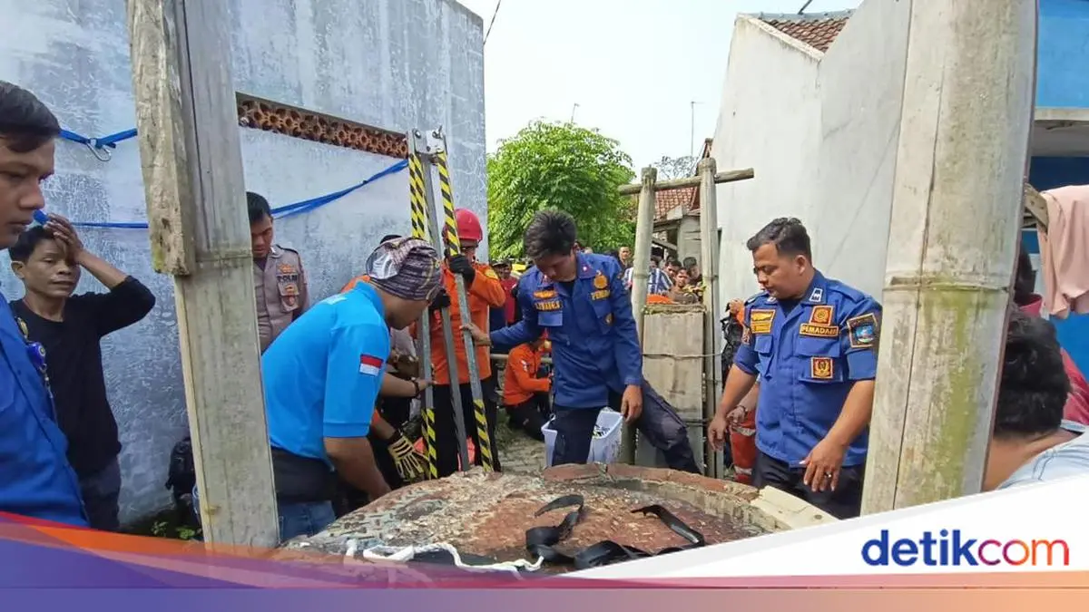 Nyemplung Sumur gegara Terpeleset, Warga Serang Dievakuasi Tim SAR