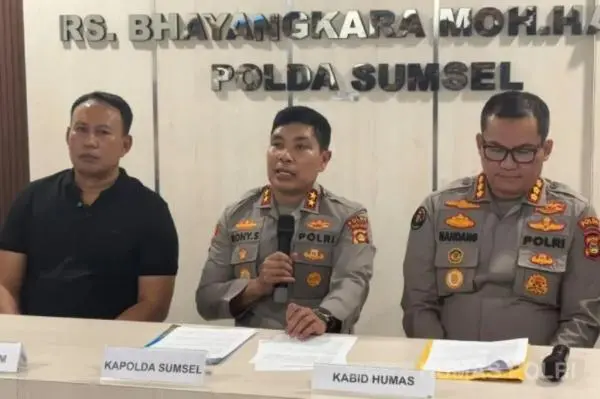 Bentrokan saat Demo di Polda Sumsel: 2 Wartawan, 3 Mahasiswa dan 1 Polisi Terluka