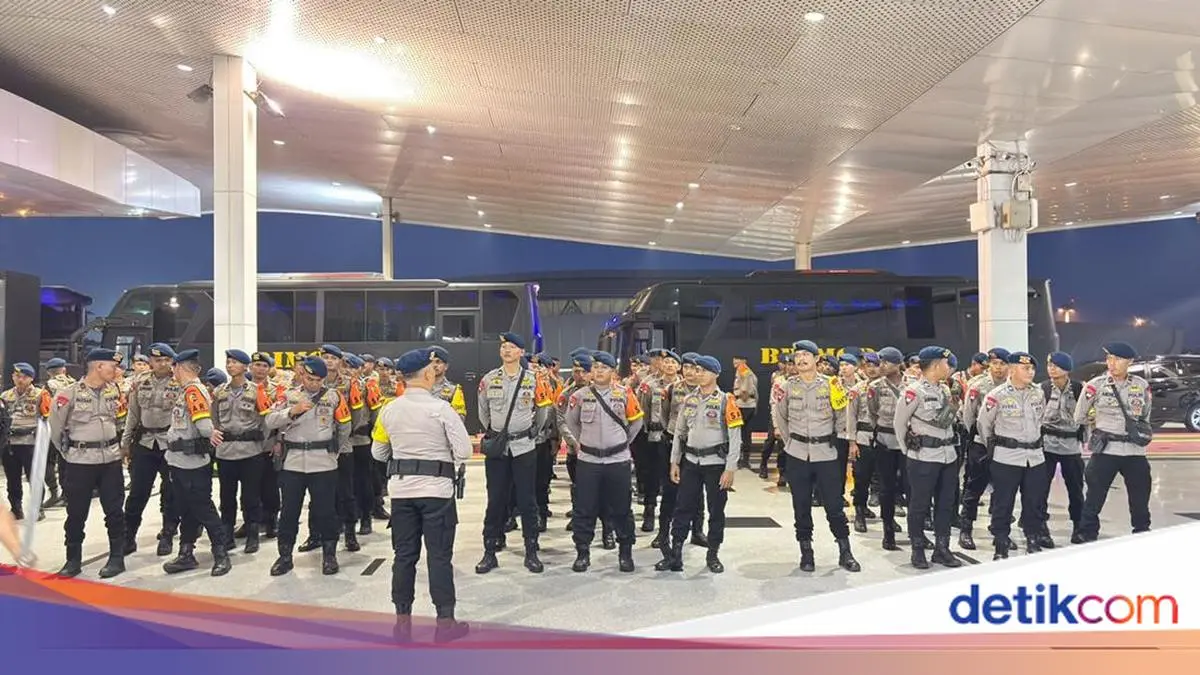 Perkuat Penanganan Karhutla di Sumsel, Polri Kirim 200 Personel Brimob Tambahan